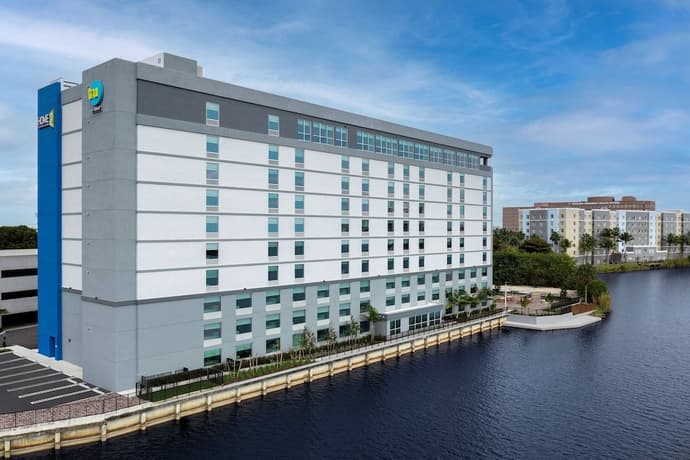 Home2 Suites by Hilton Miami Airport South Blue Lagoon