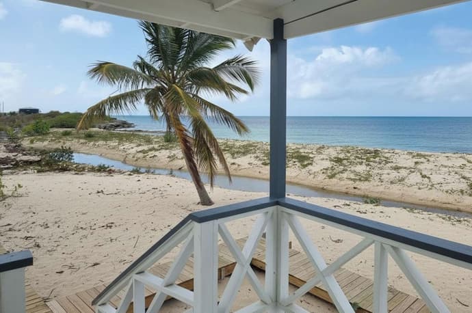 Harrys Cottages Cottage 5 Right on the Pink Sand, Primary image