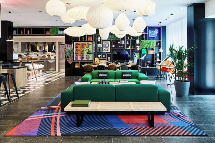 citizenM London Victoria Station