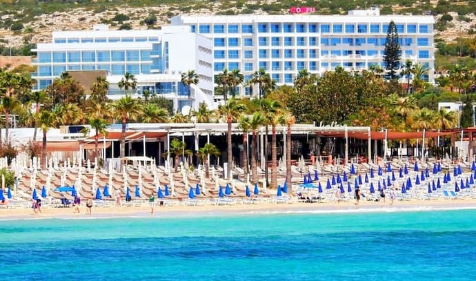 Corfu Hotel, Primary image