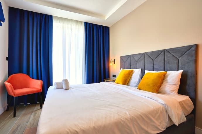 Cinematique, Primary image