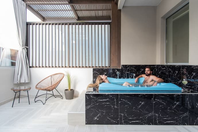 xSuites - Adults Only Boutique Suites with Private Jacuzzi