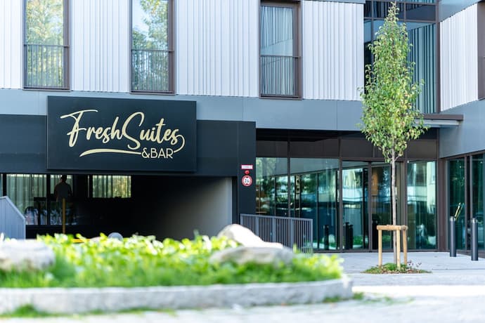 FreshSuites & Bar, Primary image