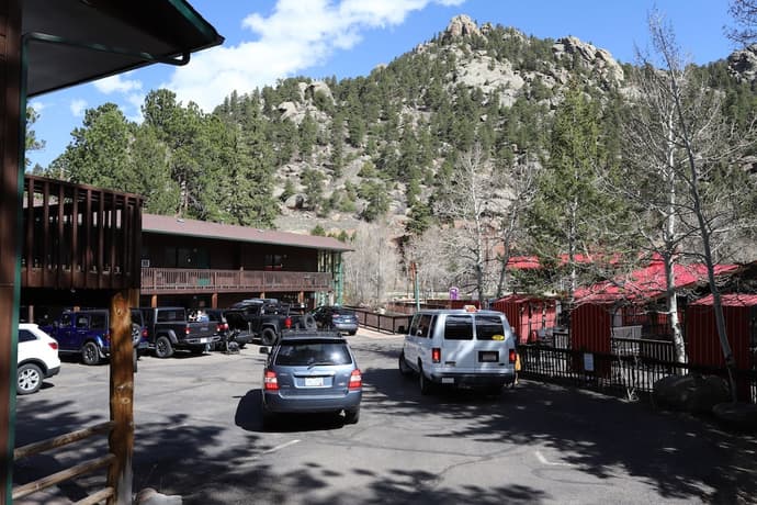 Nicky's Resort, Primary image