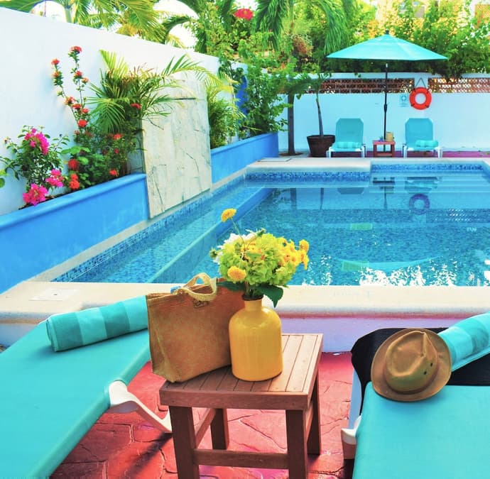 Corales Suites, Primary image