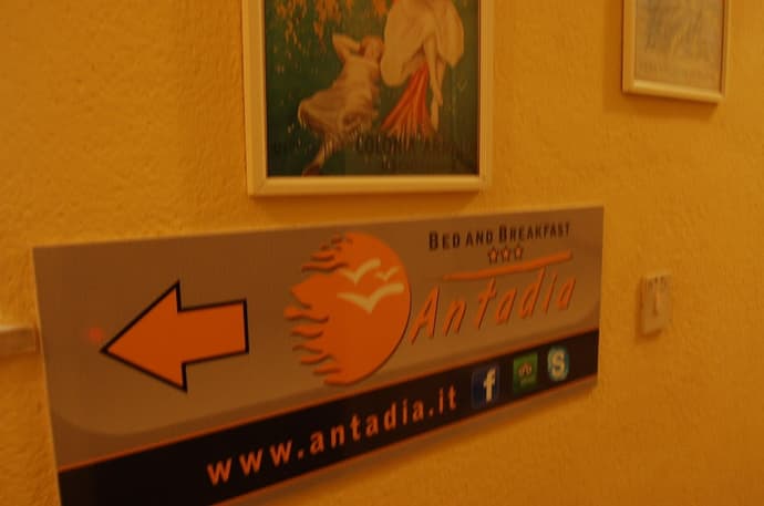 Antadia B&B, Interior entrance