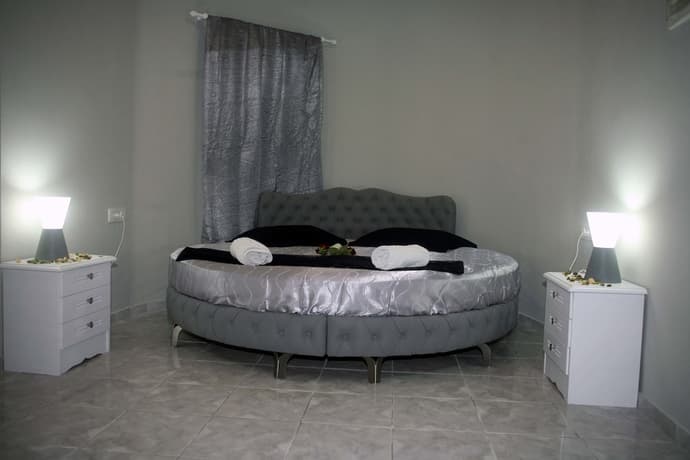 Villa Anemomilos, Room