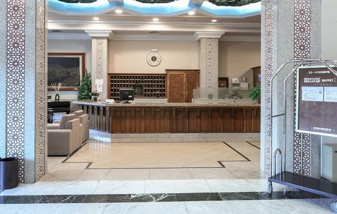 Hotel Zentral Mayoral, Reception