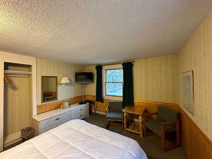 Maple Leaf Inn - Lake Placid, Room