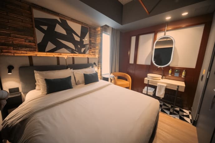 Tribe Medellín, Primary image