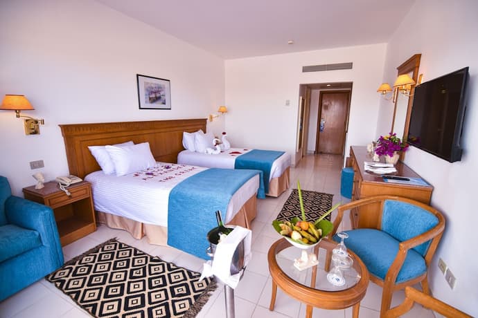 MG Alexander The Great, Room