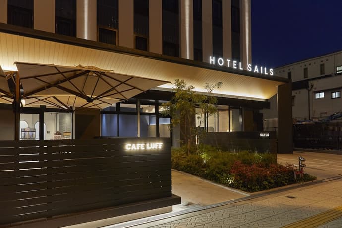 Hotel Sails, Primary image