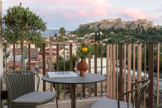 Altar Suites, Primary image