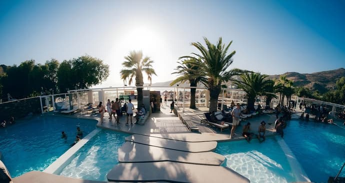 FarOut BeachClub - Rooms & Camping, Primary image