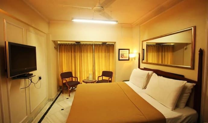 Royal Park Hotel, Primary image