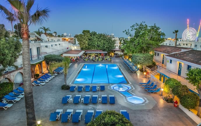 Green Bungalows Hotel Apartments