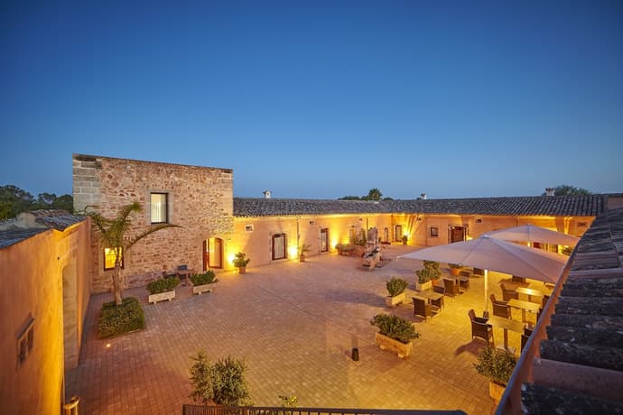 Bennoc Petit Hotel, Primary image