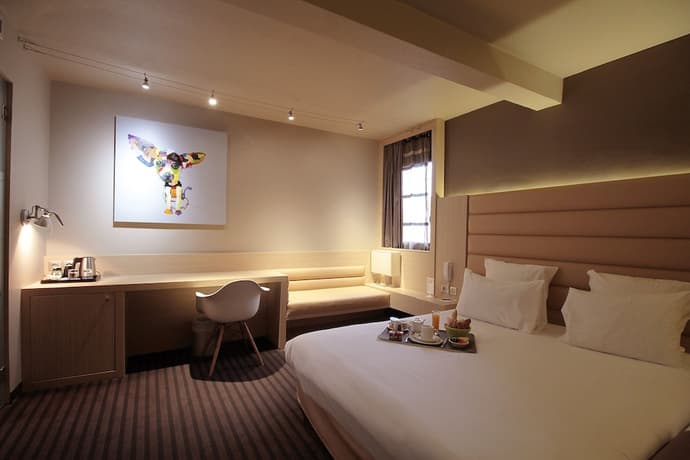 Hôtel de Brienne, Primary image