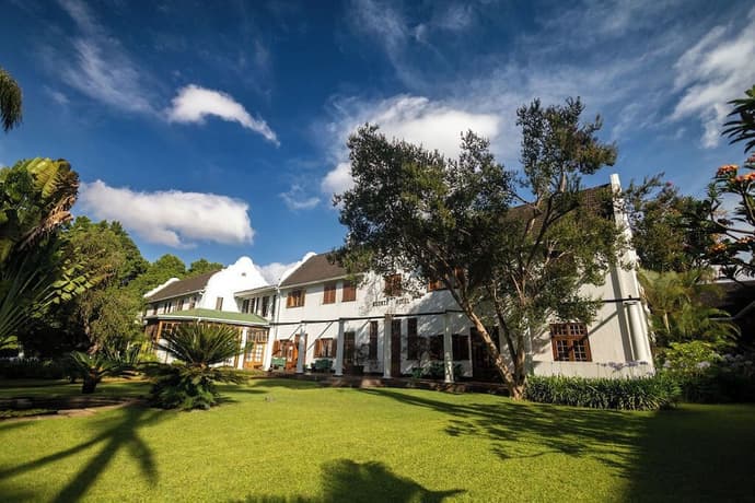 Bronte Hotel, Primary image