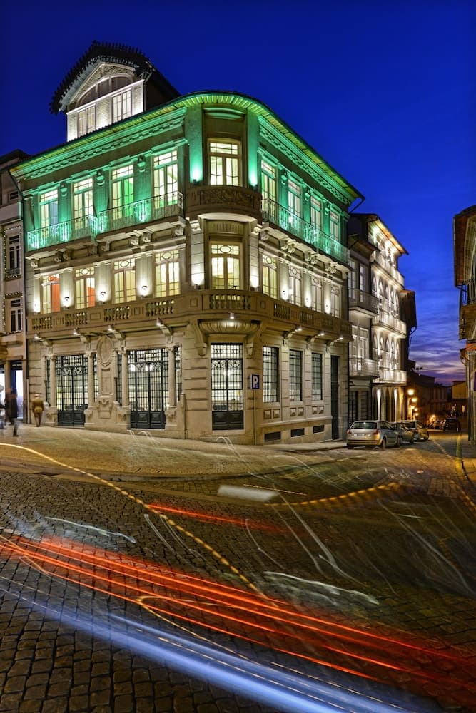 EMAJ Guimarães Boutique Hotel