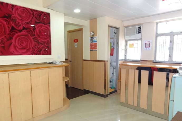 Fortune Hotel, Primary image