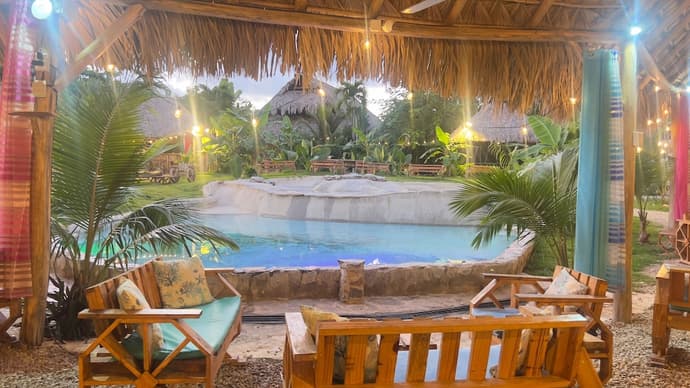 CHALET TROPICAL Hotel & Pool Bar Restaurant
