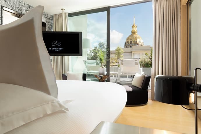 Le Cinq Codet, Primary image