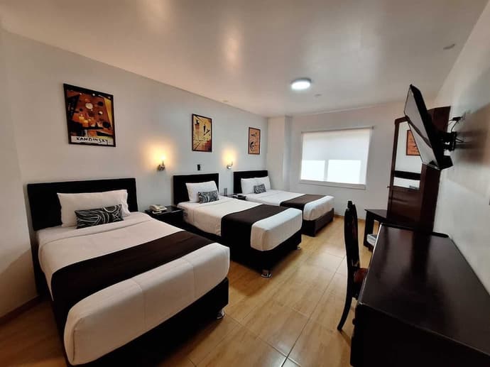 EPIQUS HOTEL