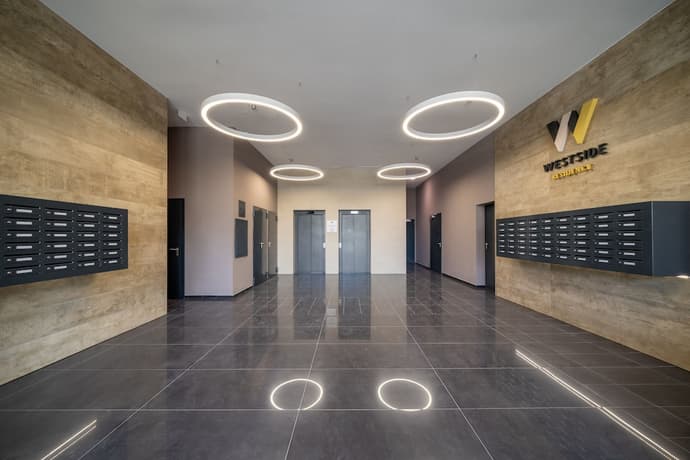 WestSide Apartments by FirstHost, Lobby