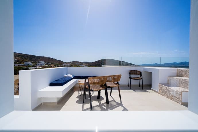 Kouros Blanc Resort & Suites