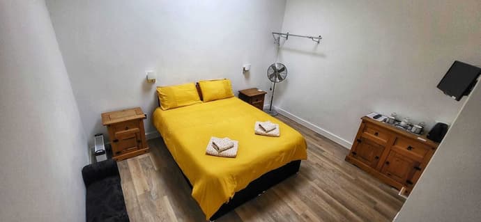 Deepcut Lodge Bed and Breakfast Self Service