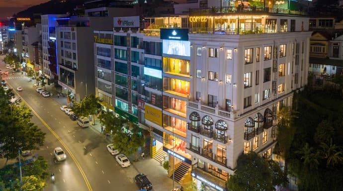 Diamond Luxury Hotel