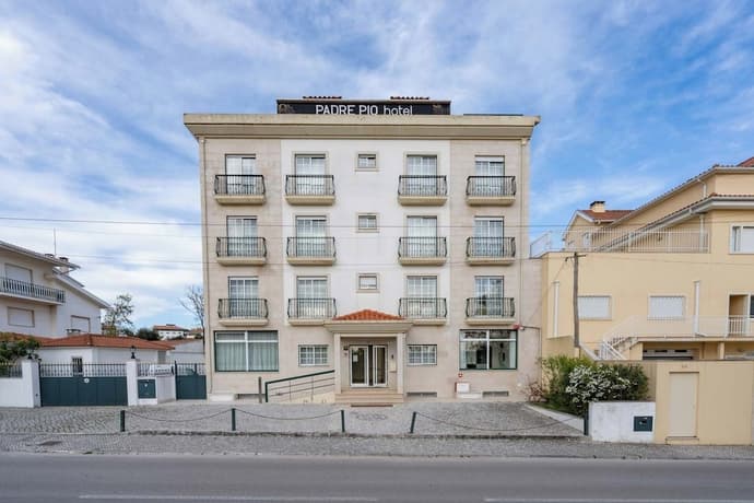 Residencial Padre Pio by Umbral