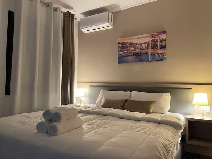 Te Gjyshi (at Grandfather)