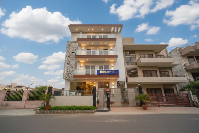 Fabhotel Emoji Stays, Primary image