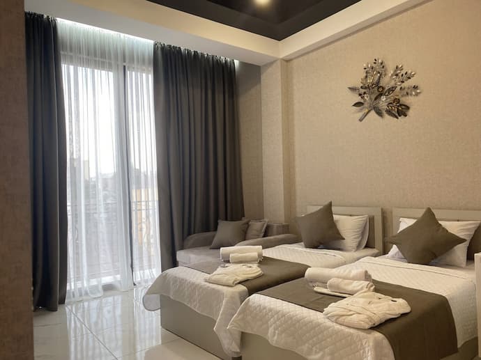 Mimino T&G, Primary image