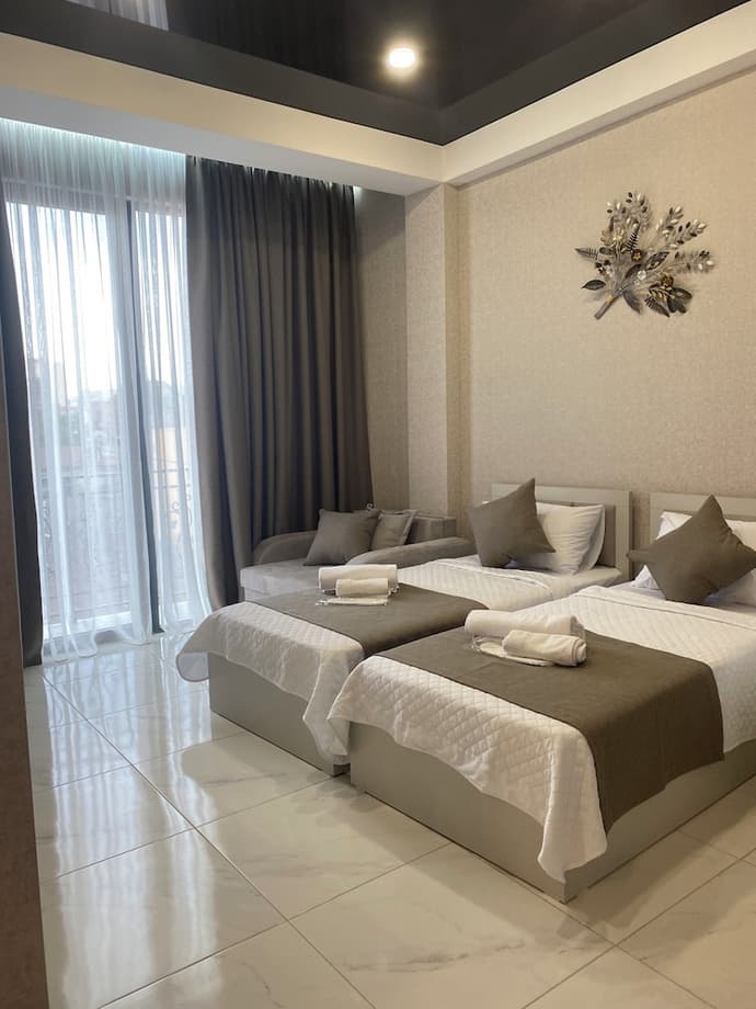 Mimino T&G, Primary image