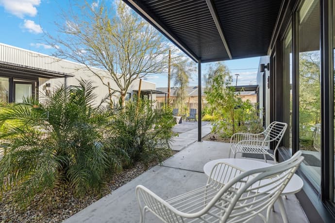 4Square Complex, Primary image