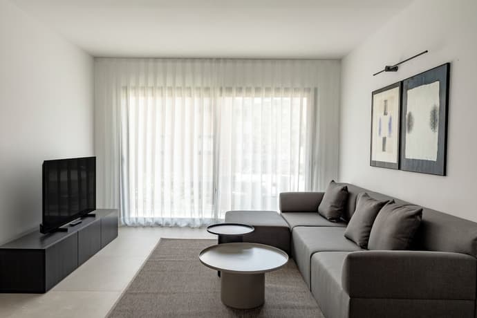 Europa Apartments, Primary image