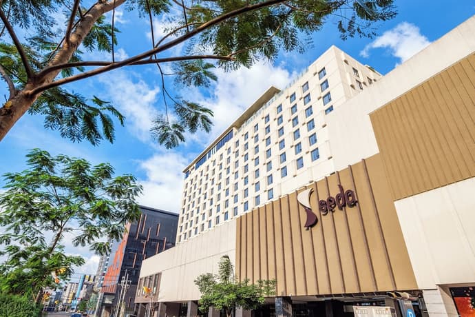 Seda Manila Bay near Ayala Malls