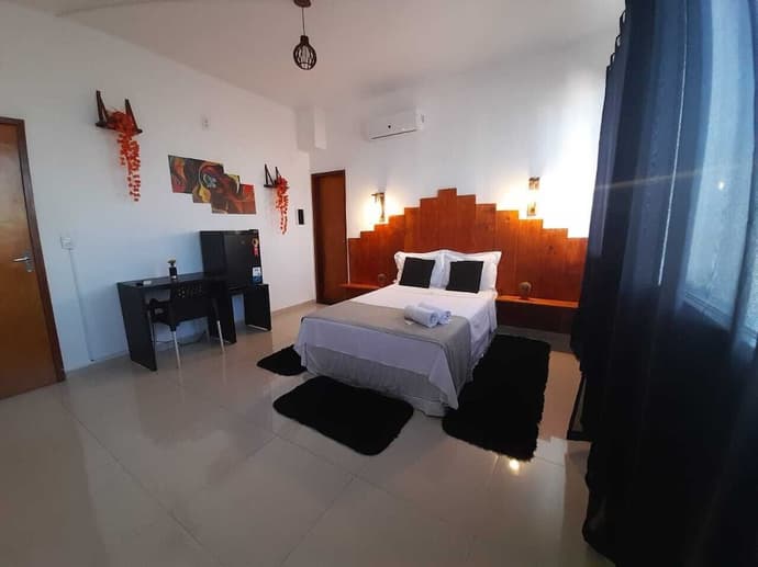 Central Palace Hotel, Primary image