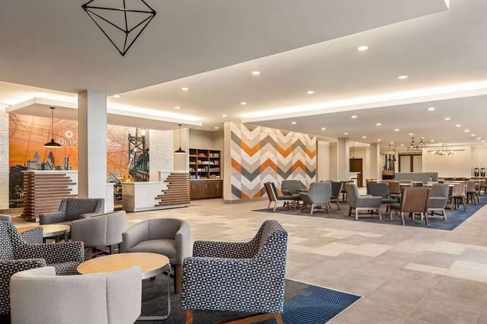 La Quinta Inn & Suites By Wyndham Mount Laurel / Moorestown, Primary image