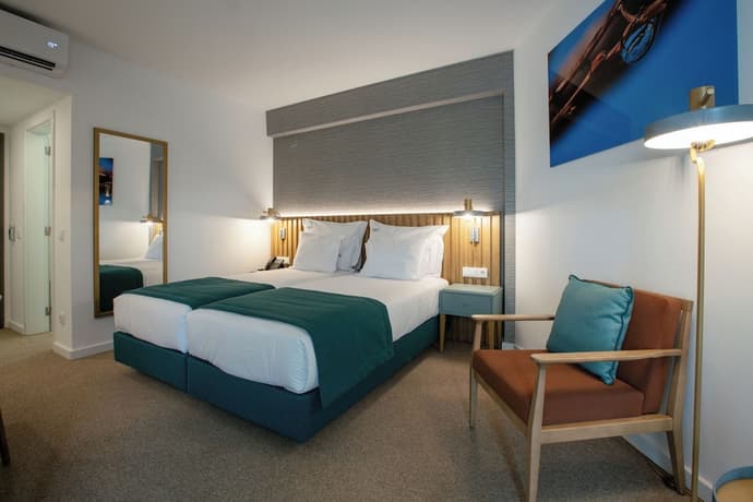 Rochavau Hotel, Primary image