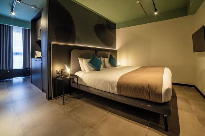 Eleven by Warren Collection