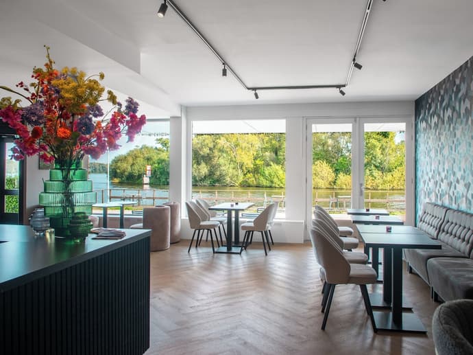 Amsterdam Lake Hotel