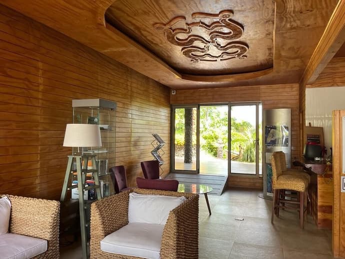 Hare Rapa Nui by Chez Joseph