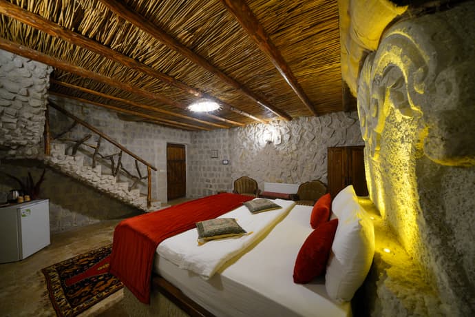 Nar Cave House, General view