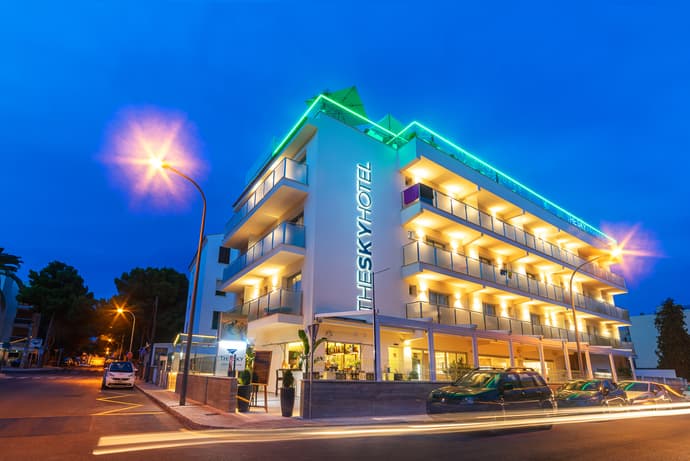 The Sky Hotel, General view