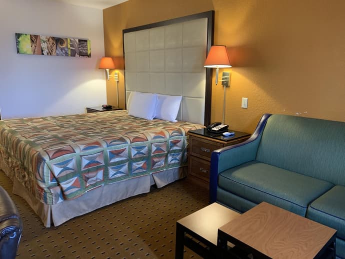 Brentwood Inn Suites