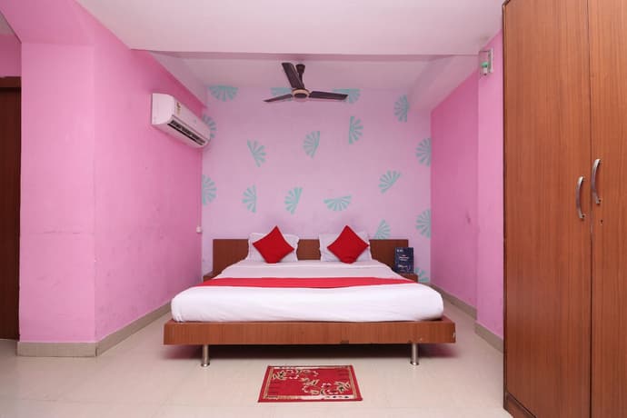 1764 Hotel Maruti Lodging